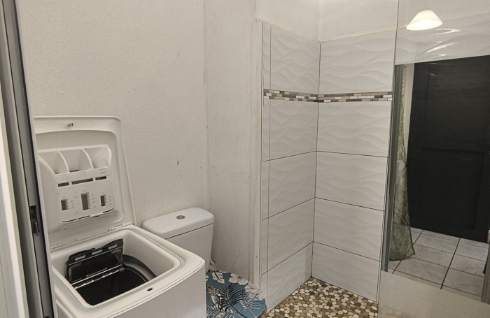 Studio meubl&eacute; R&eacute;sidence s&eacute;curis&eacute;e avec piscine Bas du Fort