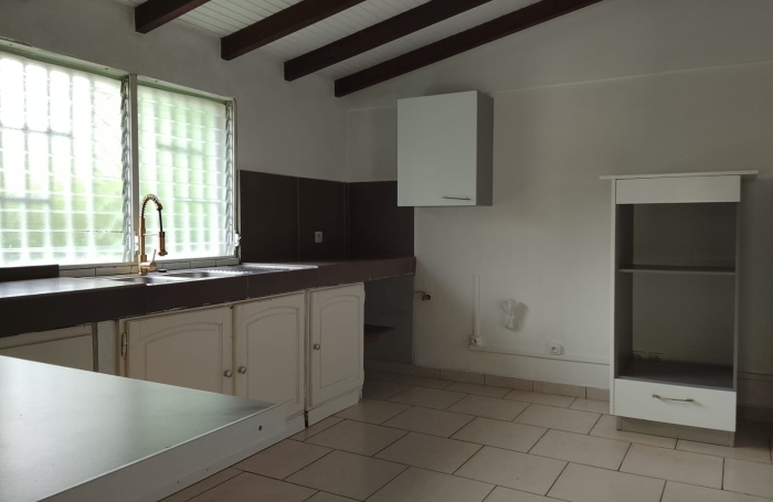 Location Maison 92.00m&sup2; 3 pièces Les Abymes