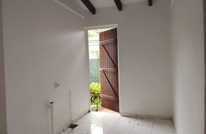 Location Maison 92.00m&sup2; 3 pièces Les Abymes