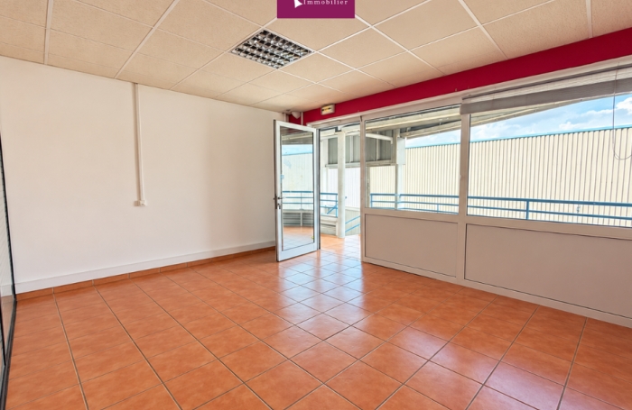 Location Local commercial 97122