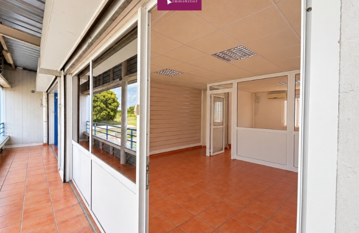 &Agrave; LOUER   Bureau professionnel d&rsquo;environ 35 m2   Immeuble NEVADA - Jarry, Baie-Mahault