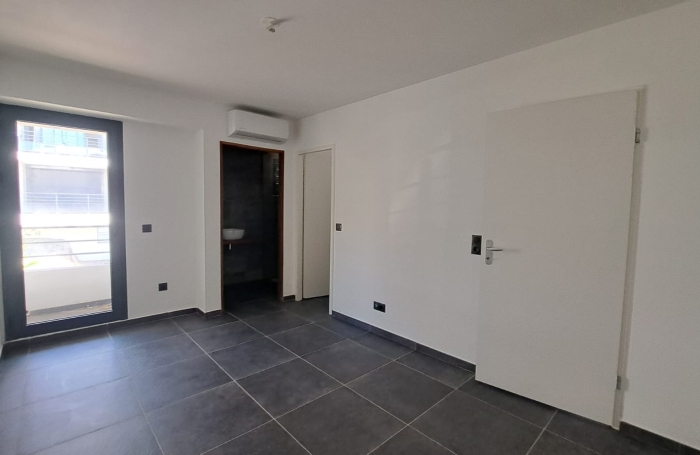 &Agrave; LOUER &agrave; Vieux-Fort   Superbe duplex lumineux avec terrasse et vue mer