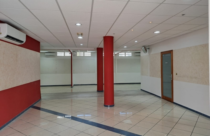 Location Local commercial 97118