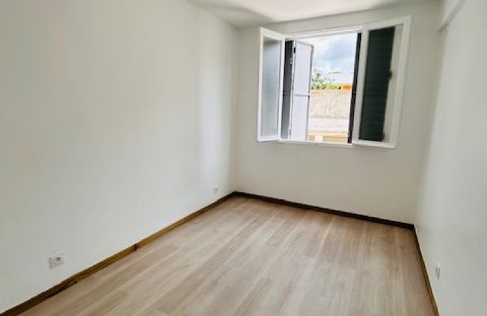 Location Appartement 80.6m&sup2; 3 pièces Pointe-&agrave;-Pitre