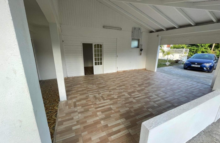 &Agrave; Moule, maison &agrave; louer 1200 &euro; par mois avec AMI IMMOBILIER