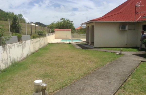 BELFOND - MAISONNETTE AVEC PARKING