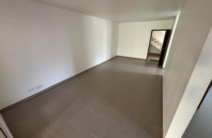 Vente Appartement 65.69m&sup2; 3 pi&#232;ces Remire Montjoli