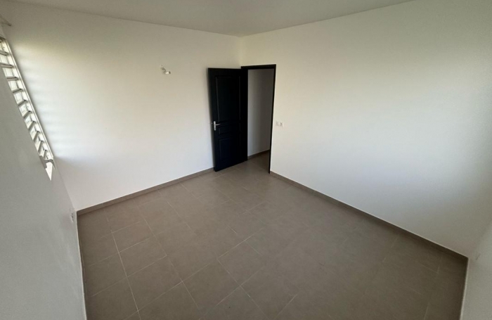 Vente Appartement 65.69m&sup2; 3 pi&#232;ces Remire Montjoli