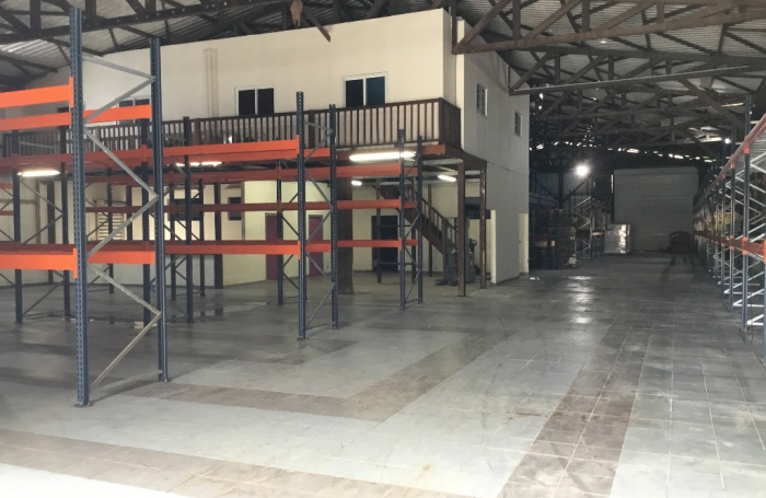 Vente Entrepot 1000m² Montsinery