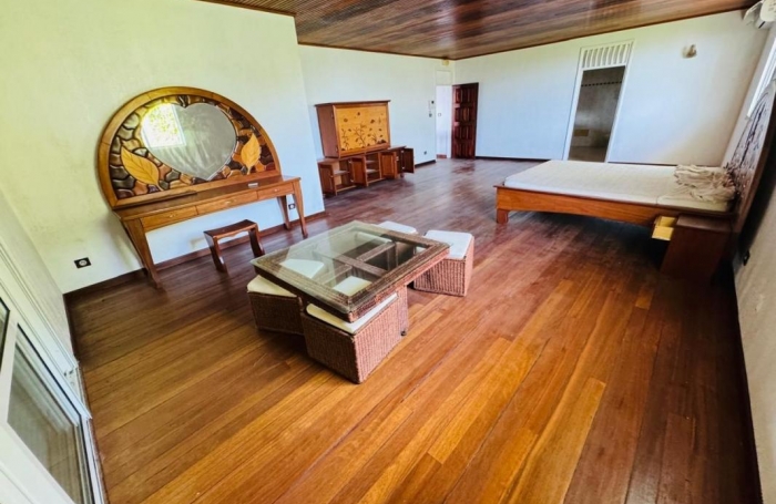 Location Maison 297.1m&sup2; 5 pi&#232;ces Remire Montjoli