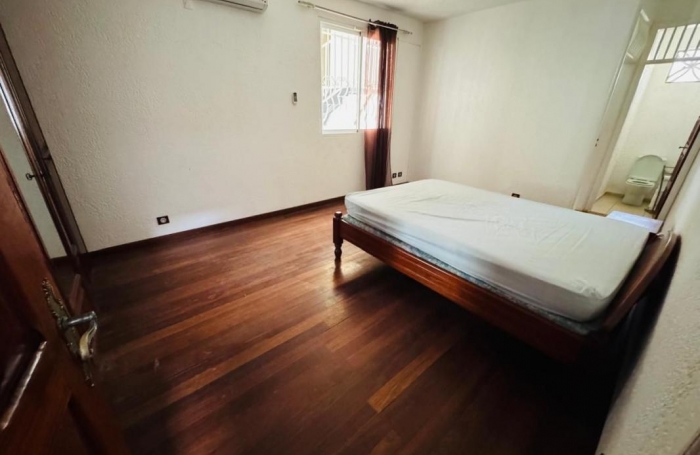 Location Maison 297.1m&sup2; 5 pi&#232;ces Remire Montjoli