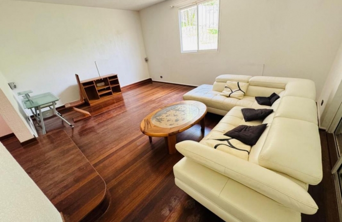 Location Maison 297.1m&sup2; 5 pi&#232;ces Remire Montjoli