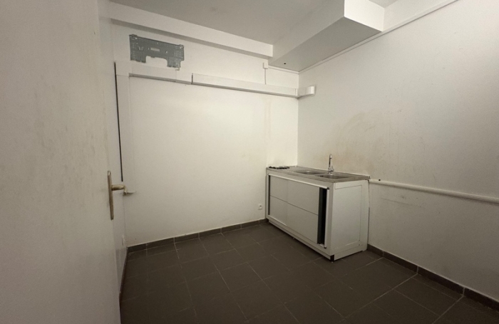 Location Local commercial 147m&sup2; 10 pi&#232;ces Cayenne