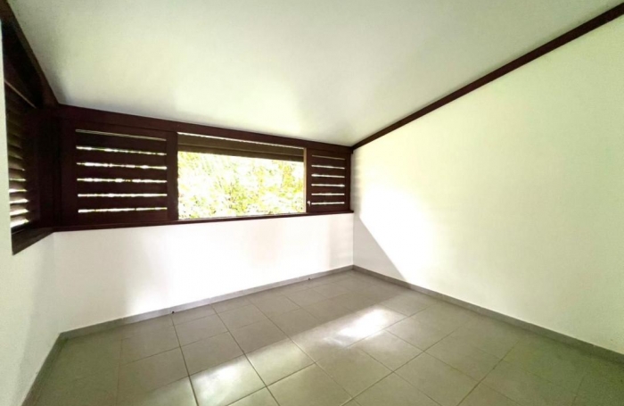 Vente Appartement 78.03m&sup2; 4 pièces Remire Montjoli