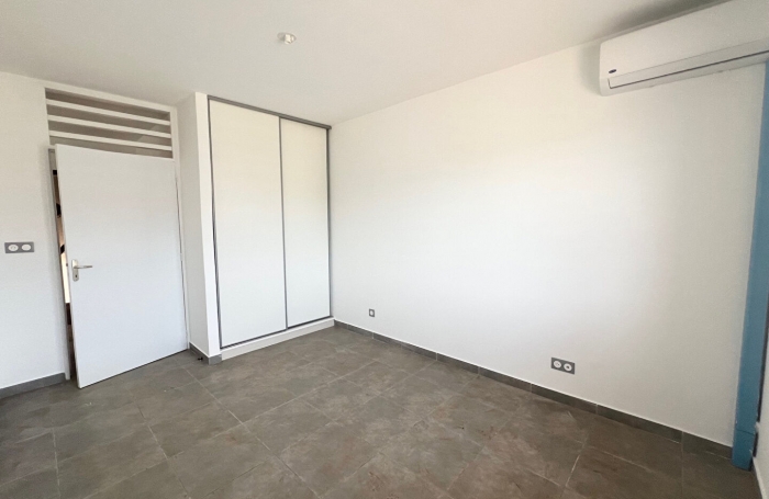 Location Appartement 89.5m&sup2; 5 pi&egrave;ces Remire Montjoli
