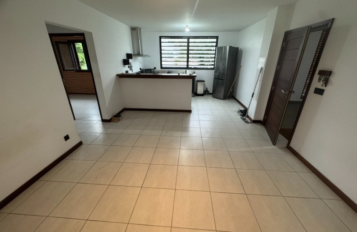 Vente Appartement 61m&sup2; 3 pi&#232;ces Remire Montjoli