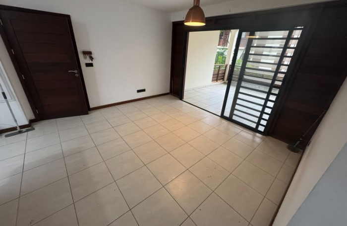 Vente Appartement 61m&sup2; 3 pi&#232;ces Remire Montjoli
