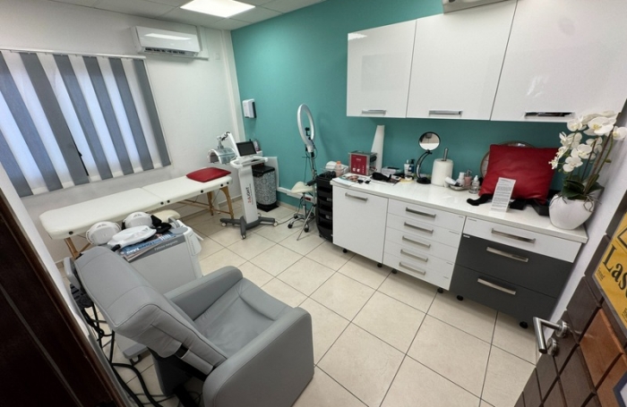 Vente Immeuble 300m&sup2; 15 pi&#232;ces Cayenne