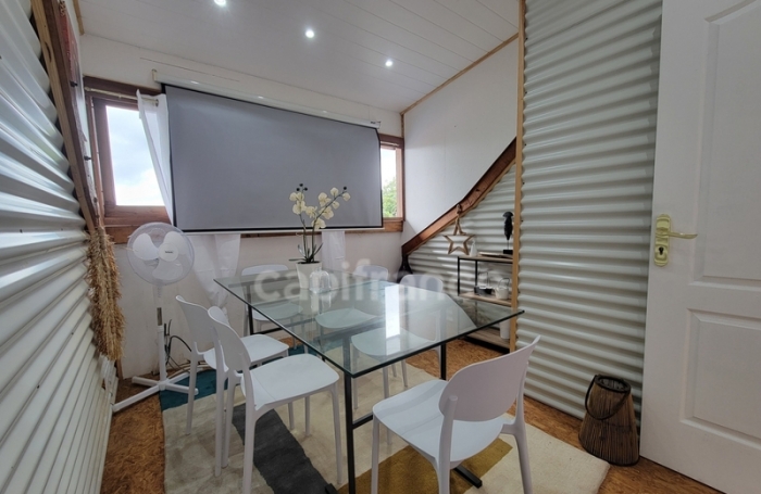 Location Bureaux 90m&sup2; 7 pi&#232;ces Matoury