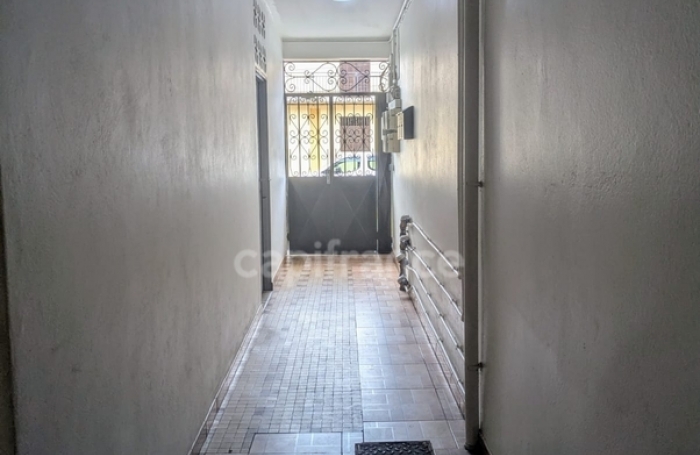 Vente Immeuble 247m&sup2; 11 pi&#232;ces Cayenne