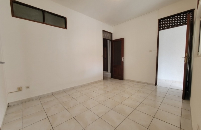 Vente Immeuble 298m&sup2; 6 pi&#232;ces Cayenne