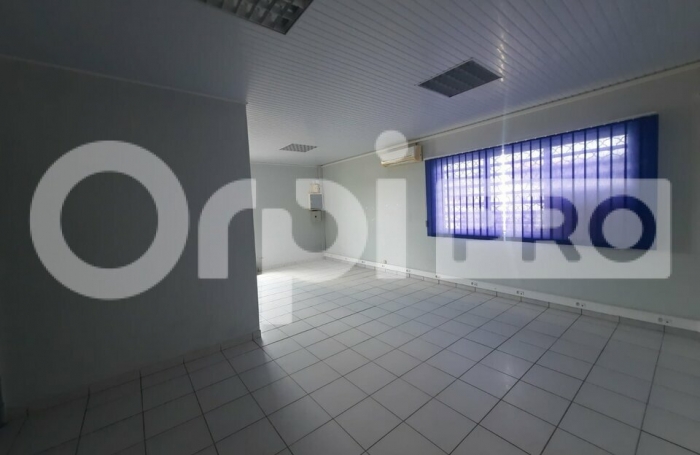 Bureau de 59 m&sup2; au coeur de Collery !