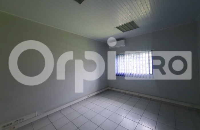 Bureau de 59 m&sup2; au coeur de Collery !