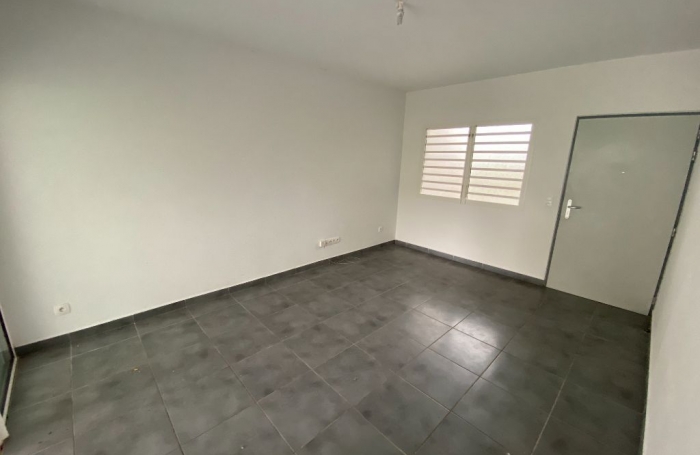 Location Appartement 37.42m&sup2; 1 pièce Remire Montjoli