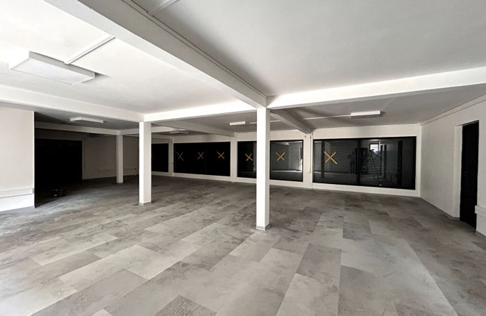 Location Entrepot 592m&sup2; Matoury