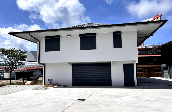 Location Entrepot 592m&sup2; Matoury