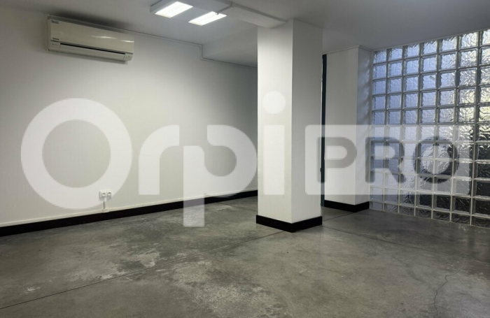 Bureau d'environ 70 m² idéalement situé en centre-ville