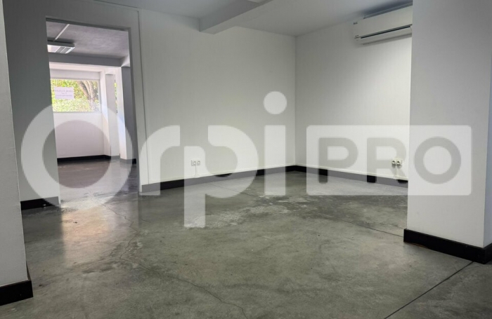 Bureau d'environ 70 m² idéalement situé en centre-ville