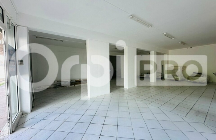 Local de 135 m&sup2; au coeur de la ville !