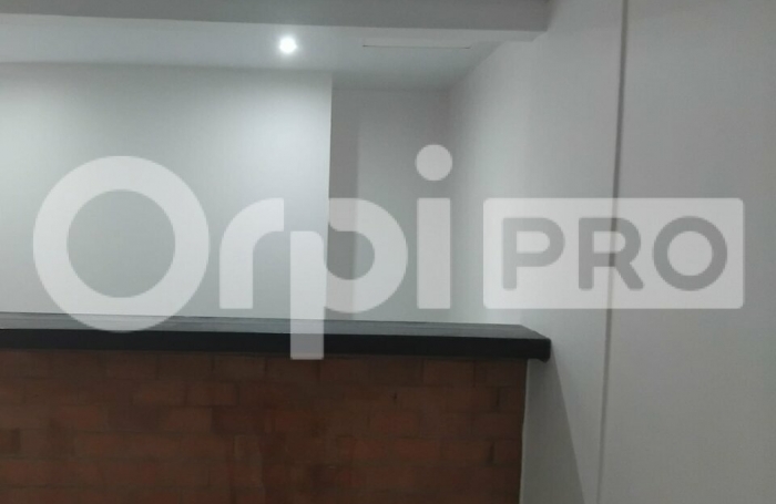 Centre ville de Cayenne, Bureau 58 m&sup2; enti&egrave;rement r&eacute;nov&eacute;