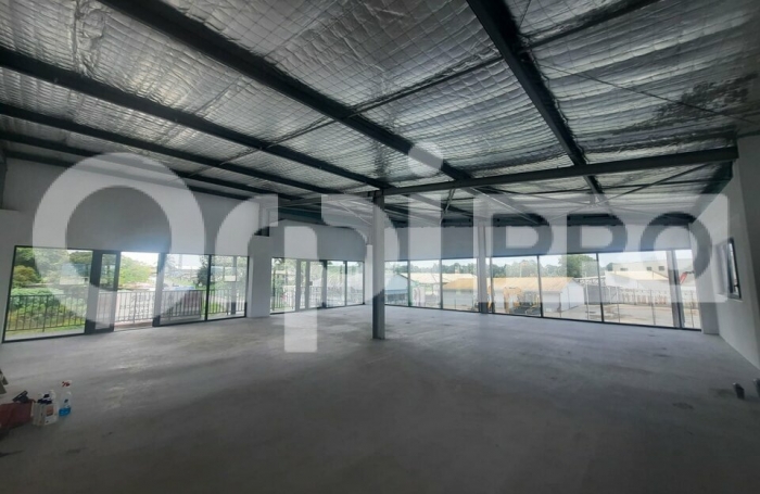 Immeuble de bureau neuf et aménagé !