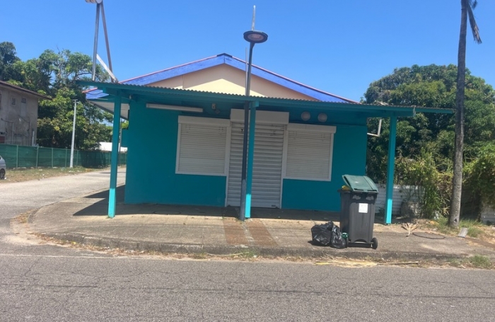 Location Local commercial 101m&sup2; 6 pi&#232;ces Kourou