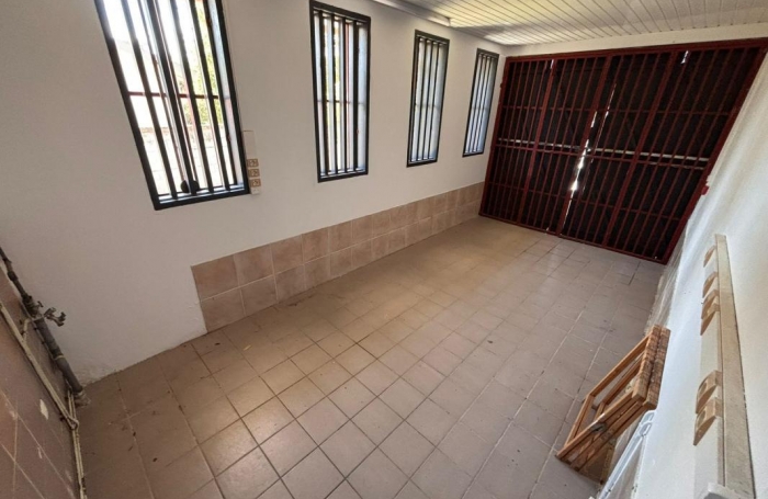 Location Maison 199m&sup2; 6 pièces Remire Montjoli