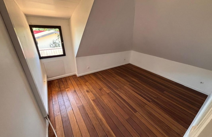 Location Maison 199m&sup2; 6 pièces Remire Montjoli