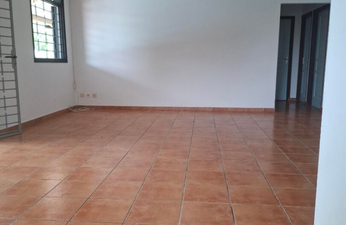 Location Maison 92m&sup2; 5 pi&egrave;ces Remire Montjoli