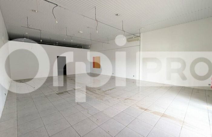 LOCAL COMMERCIAL D'EXCEPTION &ndash; 150 m&sup2; &ndash; ROUTE DE MONTJOLY