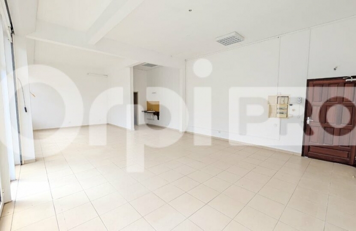 Local commercial 55 m&sup2; &ndash; Proche de la future cit&eacute; judiciaire de Cayenne.