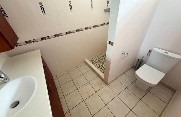 Vente Maison 246.86m&sup2; 6 pièces Remire Montjoli