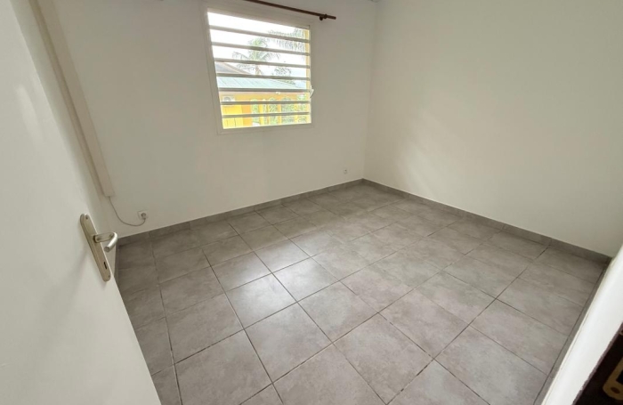 Vente Maison 134m&sup2; 5 pièces Remire Montjoli