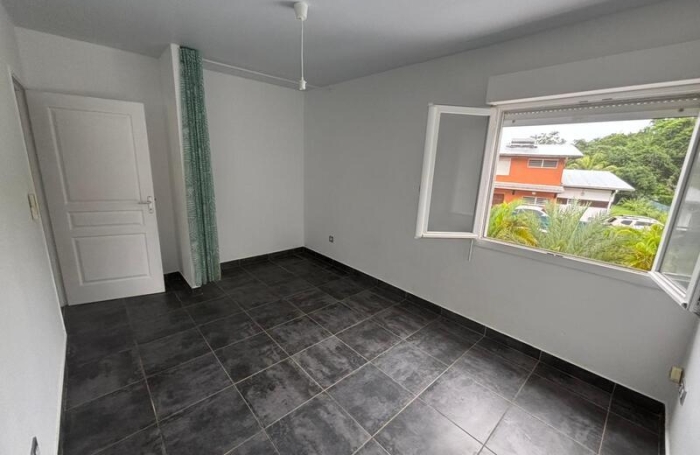 Vente Maison 121m&sup2; 4 pièces Remire Montjoli