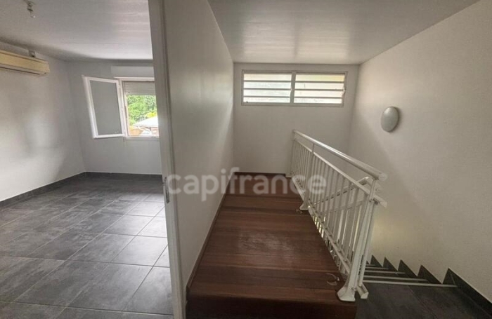 Vente Maison 121m&sup2; 4 pièces Remire Montjoli