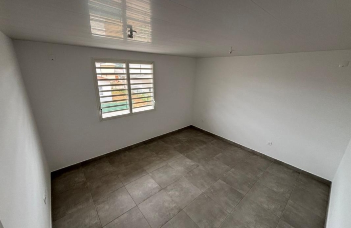 Location Maison 122.58m&sup2; 4 pièces Remire Montjoli
