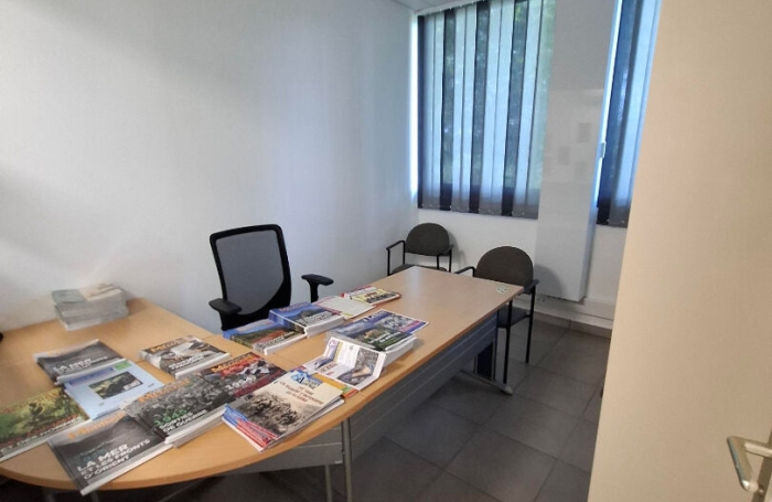 Location Bureaux 94m&sup2; Remire Montjoli