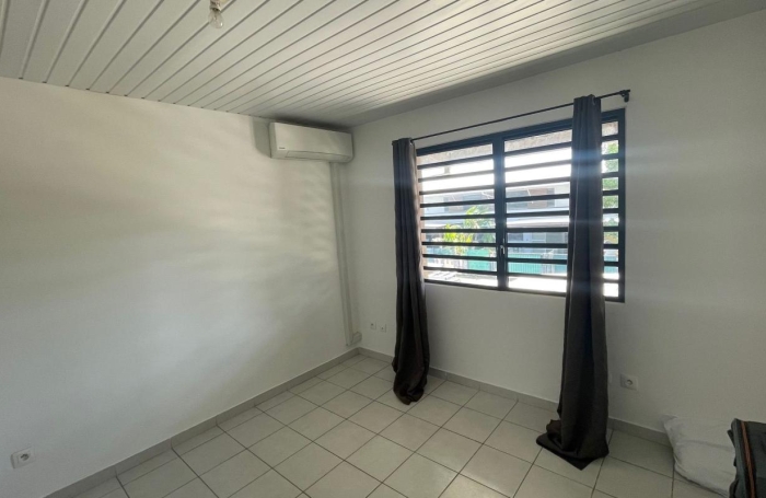 Vente Maison 84.95m&sup2; 4 pièces Remire Montjoli