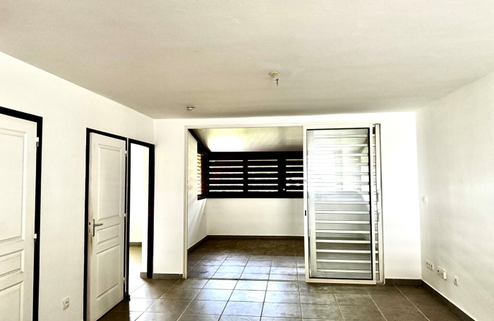 Vente Appartement 90m&sup2; 4 pi&egrave;ces Remire Montjoli