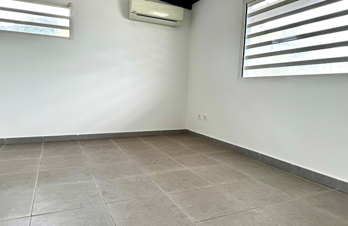 Vente Appartement 90m&sup2; 4 pi&egrave;ces Remire Montjoli